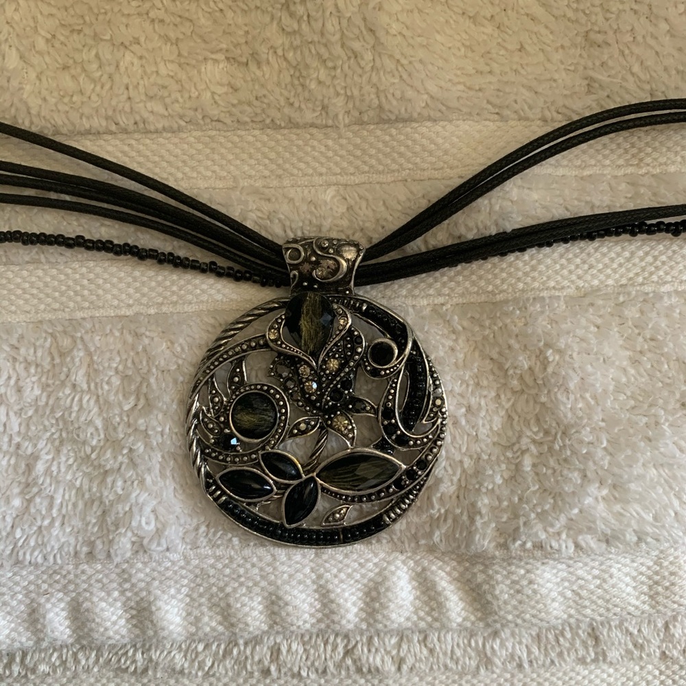Beautiful necklace, 5 strands of rope